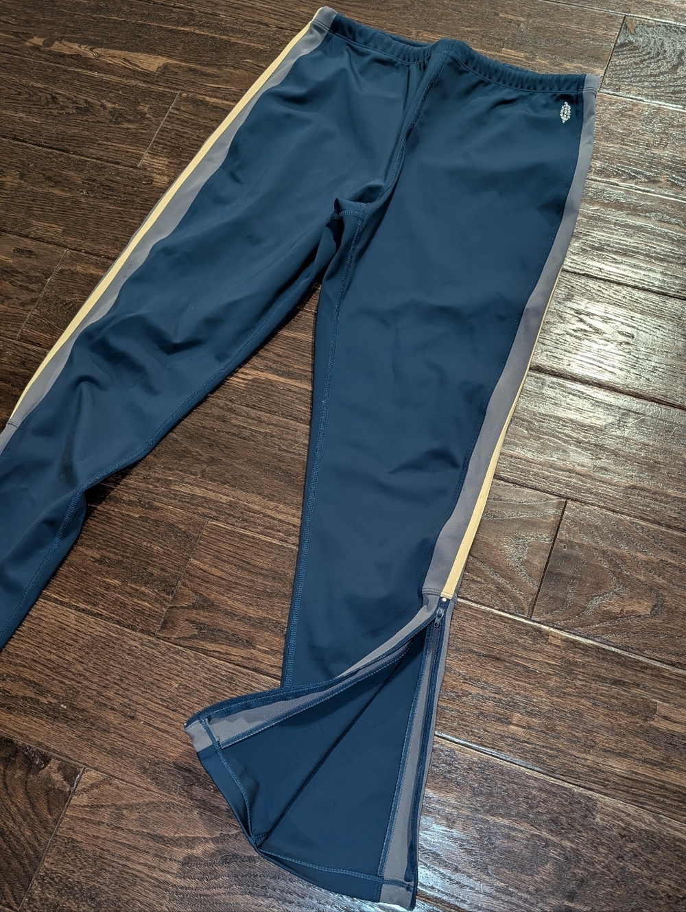 Free People Movement Athletic Pants Low Rise Zip Open Bottom - Picture 3 of 8